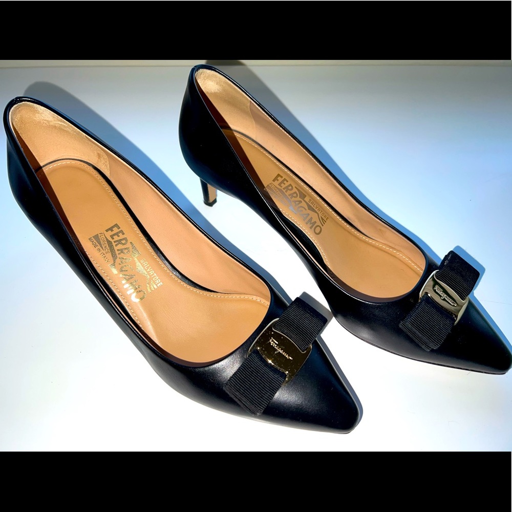 Salvatore Ferragamo Emy 55 Pumps size 8c